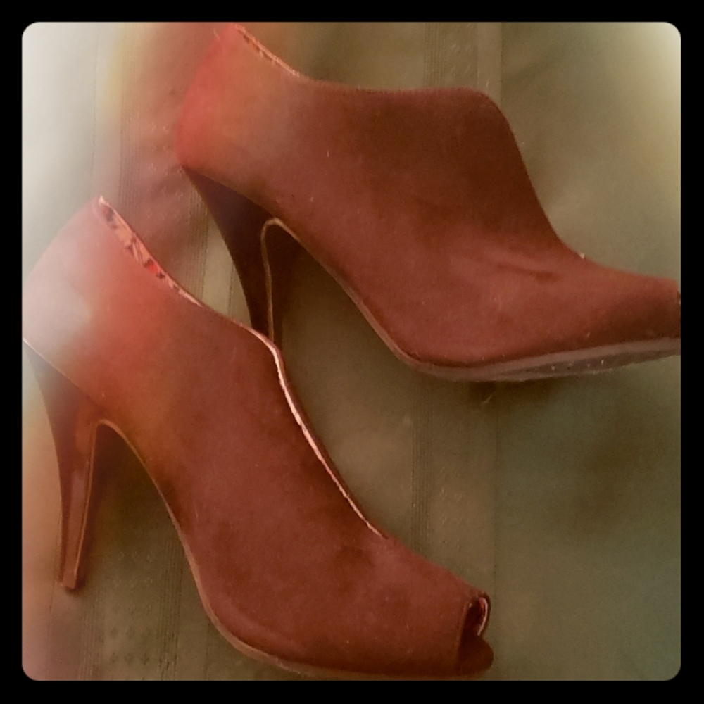 Christian Siriano for Payless Black Heels - WW